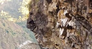 ब्रेकिंग: बद्रीनाथ राष्ट्रीय राजमार्ग पर आया मलबा