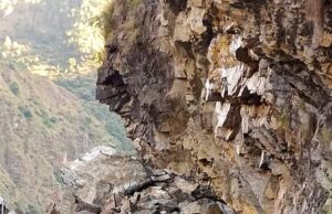 ब्रेकिंग: बद्रीनाथ राष्ट्रीय राजमार्ग पर आया मलबा