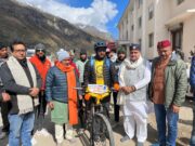 भारत श्रेष्ठ भारत का संकल्प लिए साइकिल यात्रा पर निकले युवा साइक्लिस्ट सोमेश पंवार