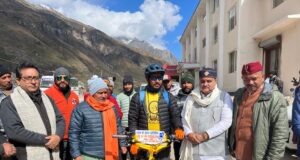 भारत श्रेष्ठ भारत का संकल्प लिए साइकिल यात्रा पर निकले युवा साइक्लिस्ट सोमेश पंवार