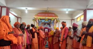 छडी यात्रा का ज्योतिष्पीठ में हुआ अभिनन्दन हुआ