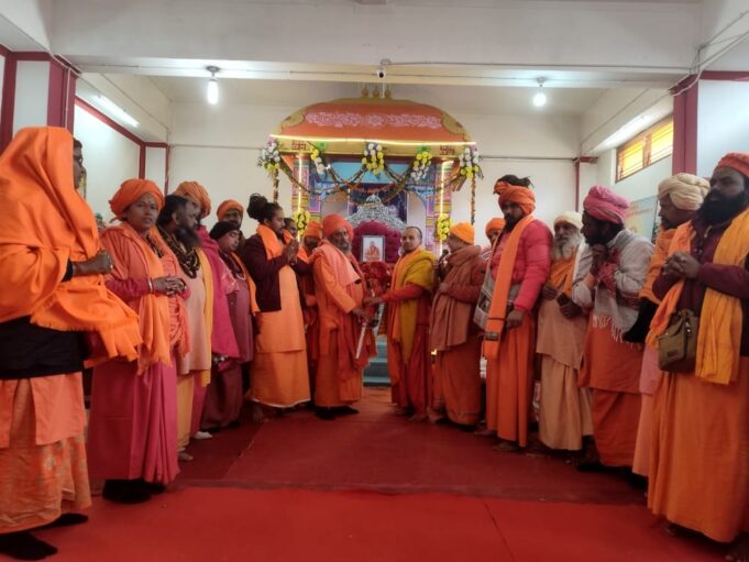 छडी यात्रा का ज्योतिष्पीठ में हुआ अभिनन्दन हुआ