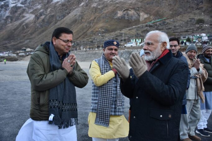 प्रधानमंत्री बदरीनाथ से देहरादून के लिए हुए रवाना