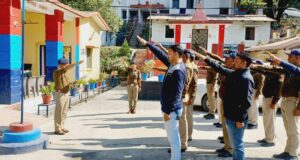राष्ट्रीय एकता दिवस के अवसर पर चमोली पुलिस द्वारा ली गई राष्ट्र की एकता, अखण्डता को बनाए रखने की शपथ।