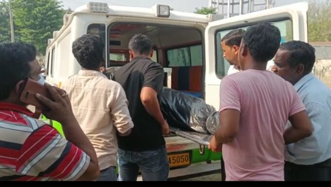 सड़क दुर्घटना में आईआईएम के छात्र की दर्दनाक मौत