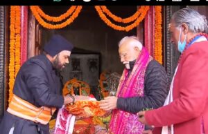 बद्रीनाथ पहुचे प्रधानमंत्री , देश की कुशलता के लिए की पूजा अर्चना