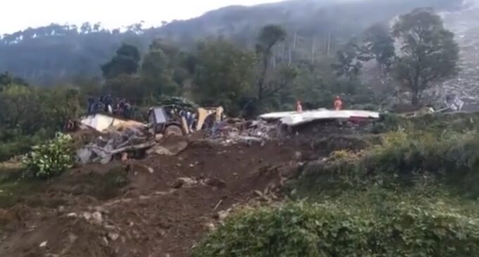 दुःखद: भूस्खलन की चपेट में आये कई घर , एक ही परिवार के 4लोगो की मौत