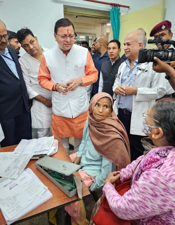 मुख्यमंत्री ने सुशीला तिवारी अस्पताल में ब्यवस्थाओ का किया निरीक्षण