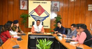 फिल्म निर्माण, गीत संगीत एवं साहित्य की विभिन्न विधाओं को बढ़ावा देने के लिए मुख्यमंत्री ने केंद्रीय सेंसर बोर्ड अद्ययक्ष के साथ कि बैठक