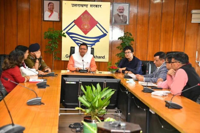 फिल्म निर्माण, गीत संगीत एवं साहित्य की विभिन्न विधाओं को बढ़ावा देने के लिए मुख्यमंत्री ने केंद्रीय सेंसर बोर्ड अद्ययक्ष के साथ कि बैठक