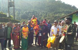 सेवा निवृत्त हवलदार दीवान सिंह राणा का गांव पहुचने पर भव्य स्वागत।