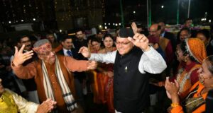 मुख्यमंत्री ने लोकसंस्कृति ओर लोक नृत्य के साथ मानाई इगास, प्रदेश वासियों को दी बधाई