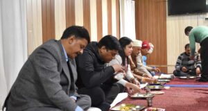 श्री बद्रीनाथ व हेमकुंड साहिब यात्रा को सकुशल सम्पन्न कराने पर चारधाम यात्रा ड्यूटी मे लगे समस्त अधि0/कर्मचारियों के उत्साहवर्धन के लिए किया गया प्रीतिभोज का आयोजन