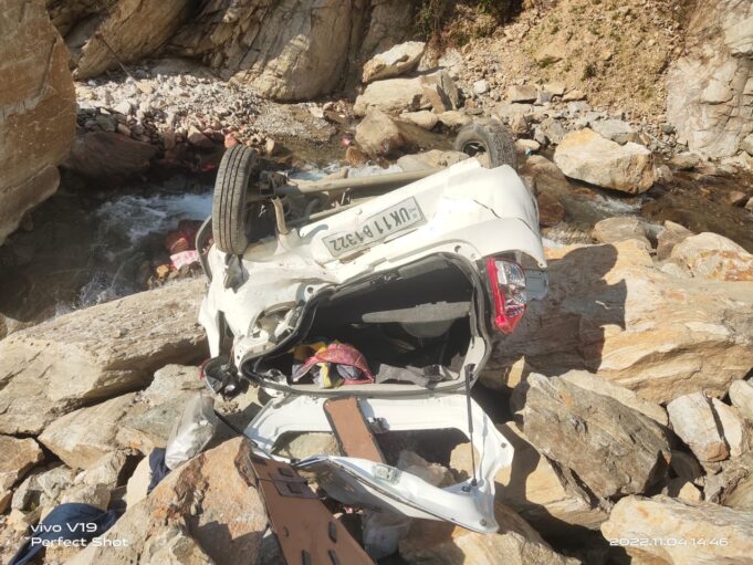 कार दुर्घटना में 1 की मौत 1 घायल