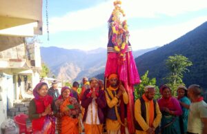 धोयोखारी वजीर पहुचे पंच केदार कल्पेश्वर, बद्रिकाश्रम के लिए हुए रवाना