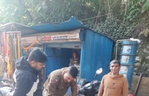 सत्यापन न करवाने पर यहां पुलिस ने कर दिया 80हजार का चालान