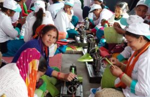 एनआरएलएम के तहत आरसेटी द्वारा एसएचजी ग्रुप को दिया जा रहा स्वरोजगार का प्रशिक्षण