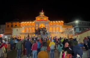 चन्द्र ग्रहण का प्रभाव समाप्त, बद्रीनाथ में।पूजा अर्चना शुरू