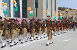 उत्तराखण्ड राज्य स्थापना दिवस के अवसर पर ग्रीष्म कालीन राजधानी गैरसैंण में किया गया भव्य रैतिक परेड़ का आयोजन।