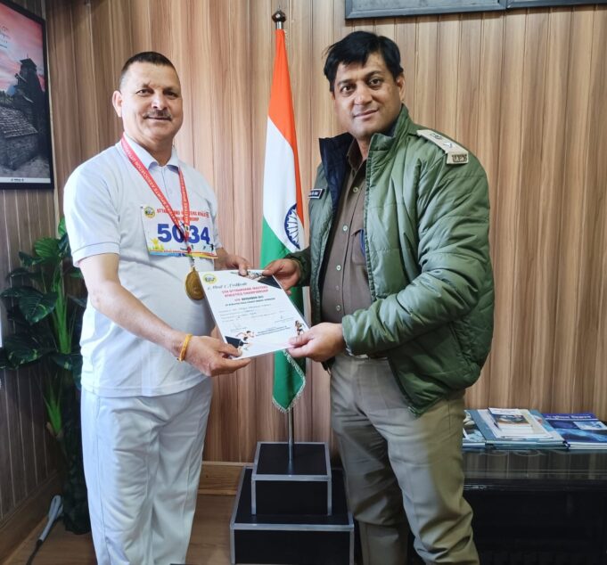 पांचवी मास्टर्स एथलेटिक्स प्रतियोगिता में प्रेम प्रकाश पुरोहित ने 50 प्लस आयु वर्ग में 03 पदक जीत बढ़ाया चमोली पुलिस का मान।