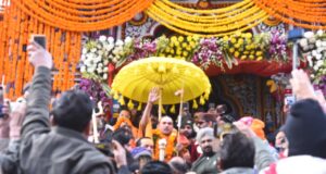 235वर्ष बाद ज्योतिष्पीठ के शङ्कराचार्य के सान्निध्य में भगवान बदरीविशाल का कपाट बन्द हुआ