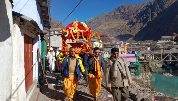 पांडुकेश्वर में विराज मान हुए उद्धव जी और कुबेर जी