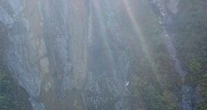 अलकनन्दा में डाला जा रहा सड़क का मलबा, लोगों ने जताई नाराजगीं