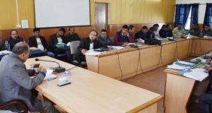 विकास कार्यो को गुणवत्ता के साथ तय समय में पूरा करते हुए अवमुक्त धनराशि को शत प्रतिशत व्यय करने के सीडीओ न दिए निर्देश दिए गए।