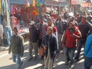 यहां सड़को पर क्यो उतरे व्यापारी देखिए