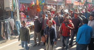 यहां सड़को पर क्यो उतरे व्यापारी देखिए