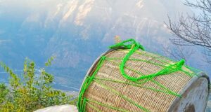 रिंगाल मेन राजेन्द्र बडवाल का अभिनव प्रयोग, ढोल कलाकारों के कंधो का बोझ होगा कम