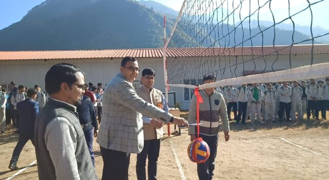 राजकीय प्रोद्योगिक संस्थान गोपेश्वर में तीन दिवसीय वार्षिक खेलकूद प्रतियोगिताएं का हुवा शुभारम्भ