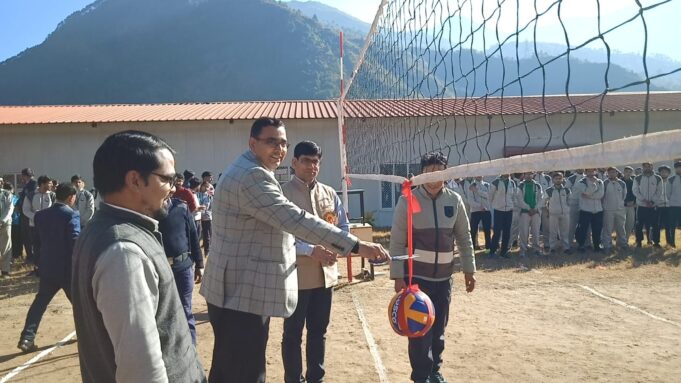 राजकीय प्रोद्योगिक संस्थान गोपेश्वर में तीन दिवसीय वार्षिक खेलकूद प्रतियोगिताएं का हुवा शुभारम्भ