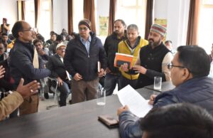 जनता दरबार मे हुई जन सुनवाई, 60 में से 30 का हुवा निवारण