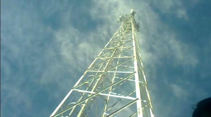 श्री बदरीनाथ धाम के समीप देश के पहले गांव माणा में आज से रिलायंस 4- जी सेवा शुरू