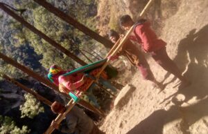 इस तरह के हालातों के समाधान के लिए सड़क की कर रहे मांग