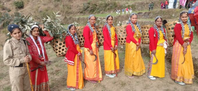 प्राथमिक विद्यालय चोपता के वार्षिकोत्सव का शुभारंभ
