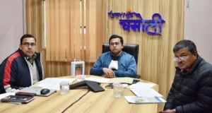 जिलाधिकारी ने बद्रीनाथ मास्टर प्लान और हेमकुंड साहिब अवस्थापना कार्यो की ली समीक्षा बैठक
