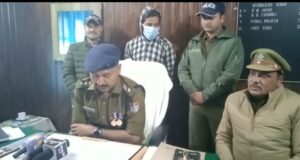 10हजार का इनामी बदमाश पुलिस की गिरफ्त में