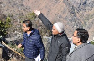 सचिव आपदा ने किया जोशिमठ आपदा प्रभावित छेत्र का निरीक्षण