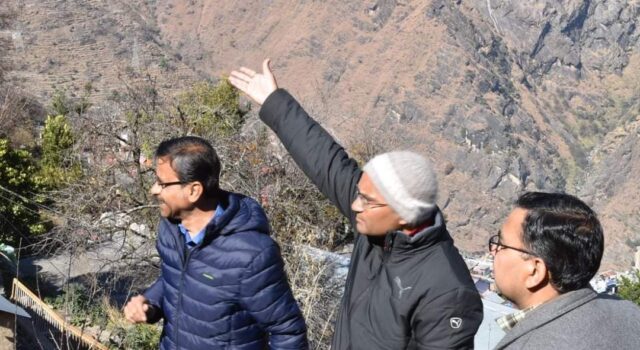 सचिव आपदा ने किया जोशिमठ आपदा प्रभावित छेत्र का निरीक्षण