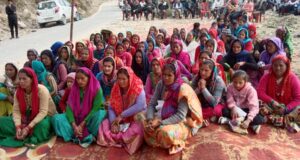 आखिर पैठाणी गाँव मे पहुची सड़क,ग्रामीणों ने जताई खुशी