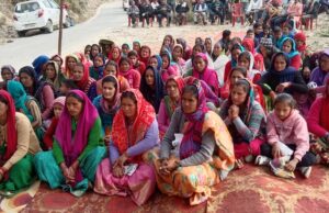 आखिर पैठाणी गाँव मे पहुची सड़क,ग्रामीणों ने जताई खुशी