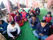 स्वास्थ्य ब्यवस्थाओ को सदृढ़ करने की मांग पर लोगों ने ताला बंदी कर जताया गुस्सा