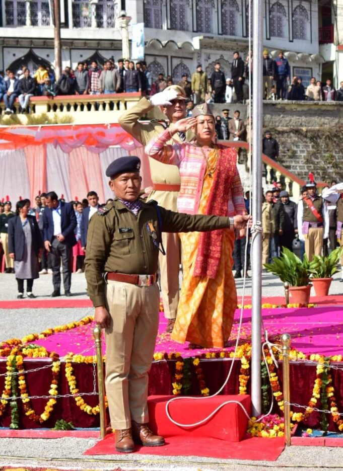 नैनीताल की प्रभारी मंत्री रेखा आर्या ने किया ध्वजारोहण, देश एवं प्रदेशवासियों को दी शुभकामनाएं