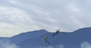 हवा में उड़ान भरेंगे पर्यटक!– साहसिक पर्यटन के लिए रोमांच से भरा है लोहाजंग में 800 मीटर जिपलाइन का सफर..