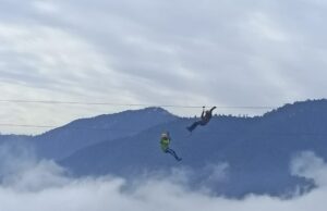 हवा में उड़ान भरेंगे पर्यटक!– साहसिक पर्यटन के लिए रोमांच से भरा है लोहाजंग में 800 मीटर जिपलाइन का सफर..