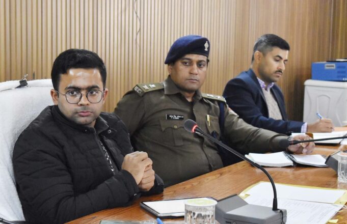 चारधाम यात्रा तैयारी को लेकर बैठक, जिलधिकारी ने दिए आवश्यक निर्देश