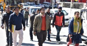 आपदा प्रभावितो के लिए हो रहे पीफेब्रीकेटड भवनों का डीएम ने किया निरीक्षण