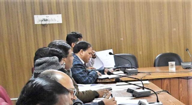 जलजीवन मिशन कार्यो की प्रगति को लेकर जिलाधिकारी ने ली समीक्षा बैठक